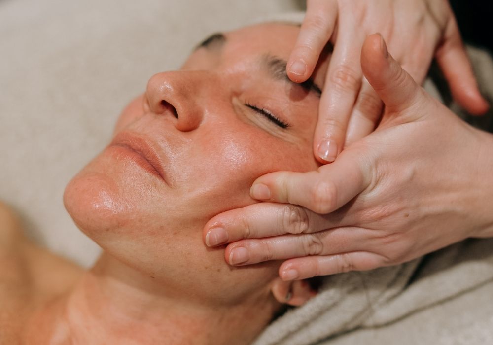 Massage visage Kobido à l’institut Boudoir des Sens à Bayonne